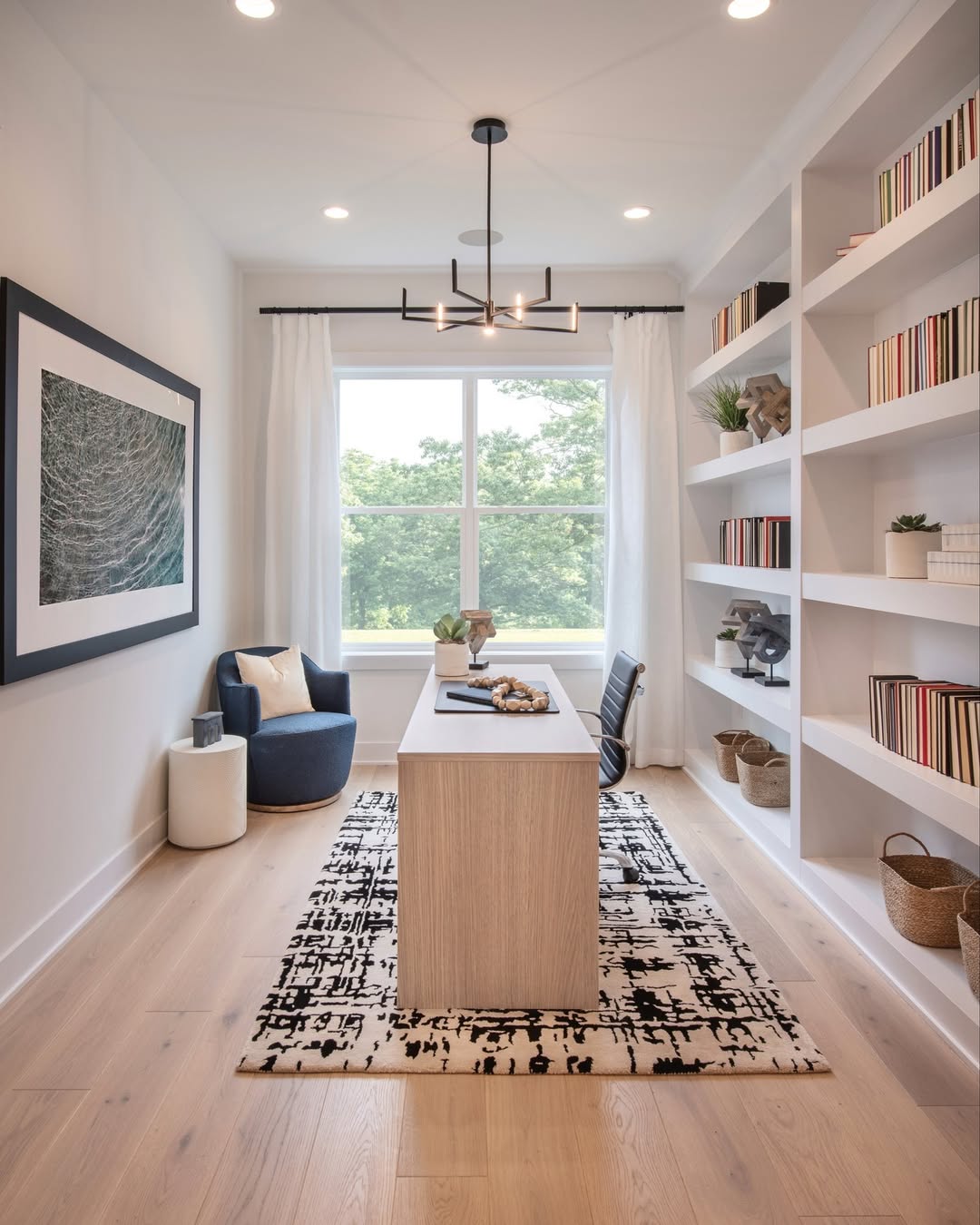 Monochrome rug shows how contrast inspires