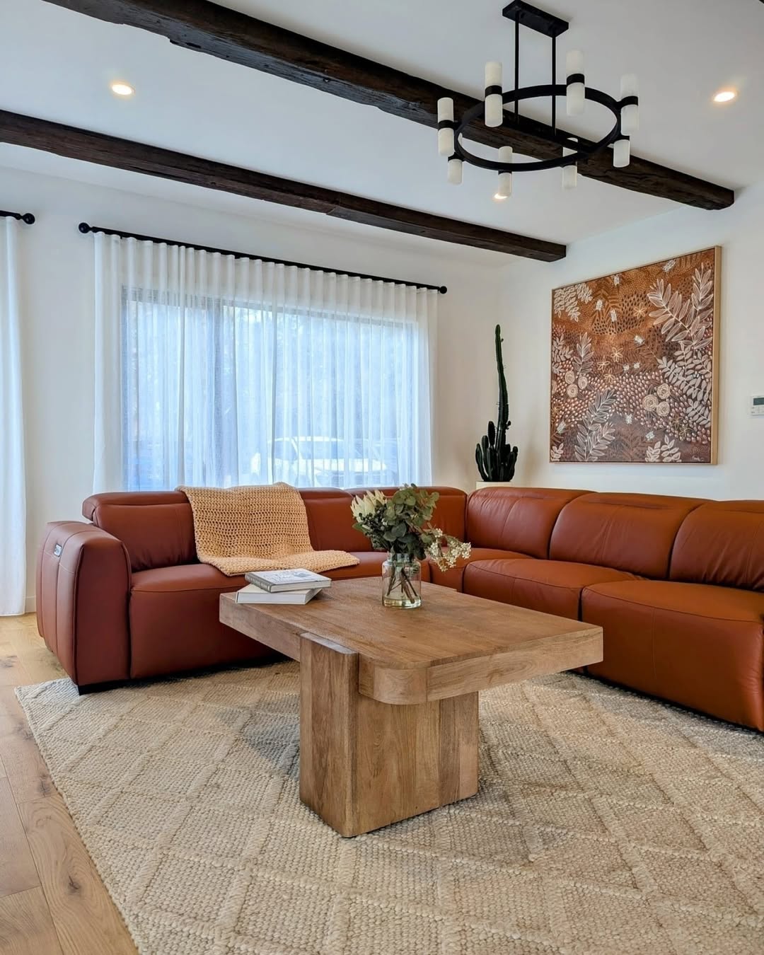 Low-profile sofa keeps small rooms open