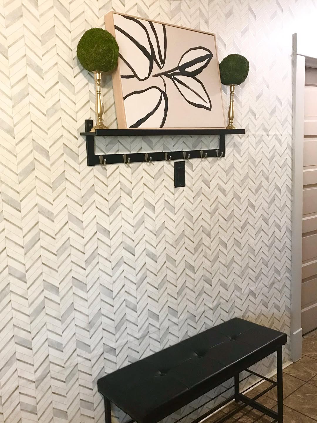Command hooks let you hang without holes