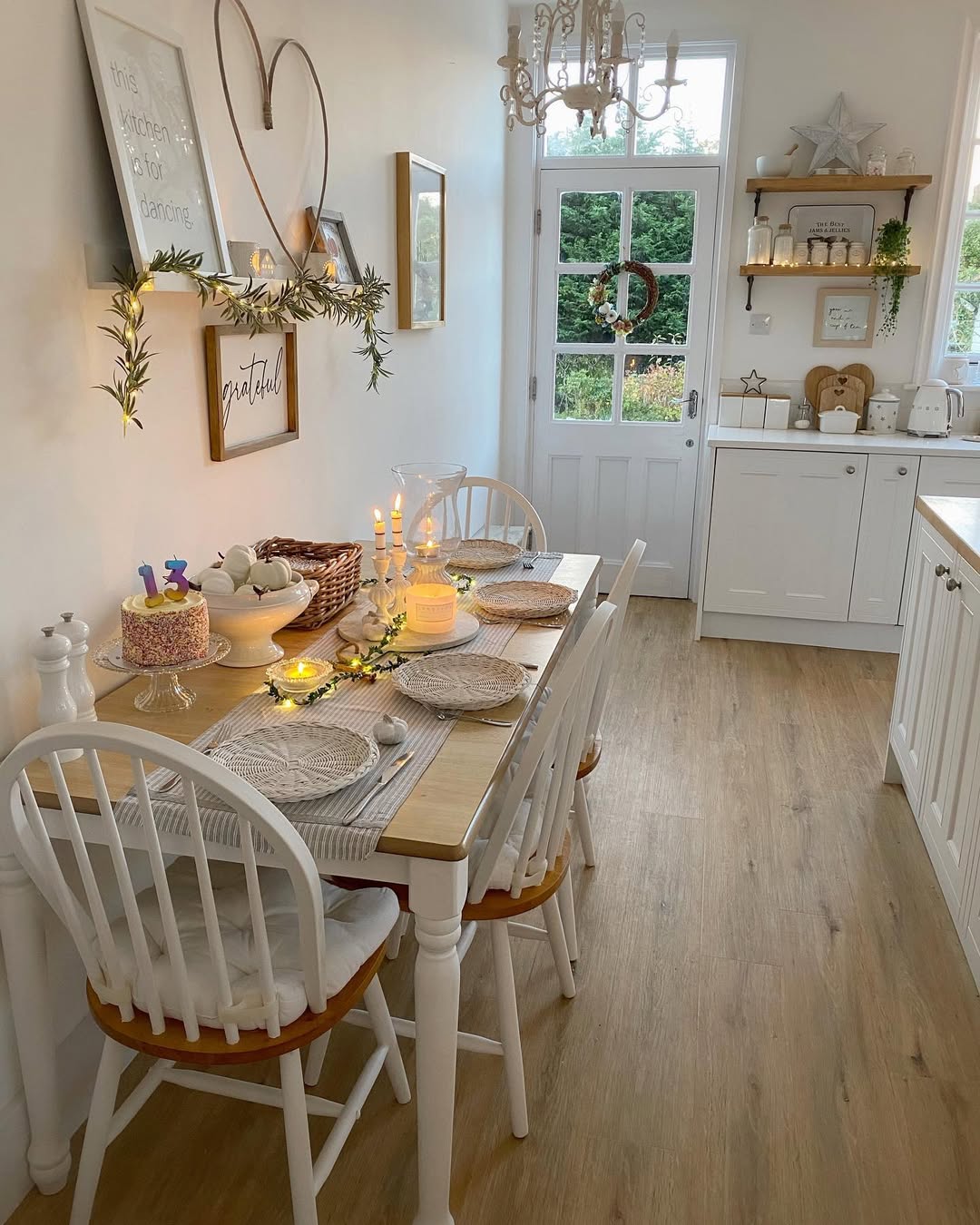 Diner as well as a kitchen mixed in one