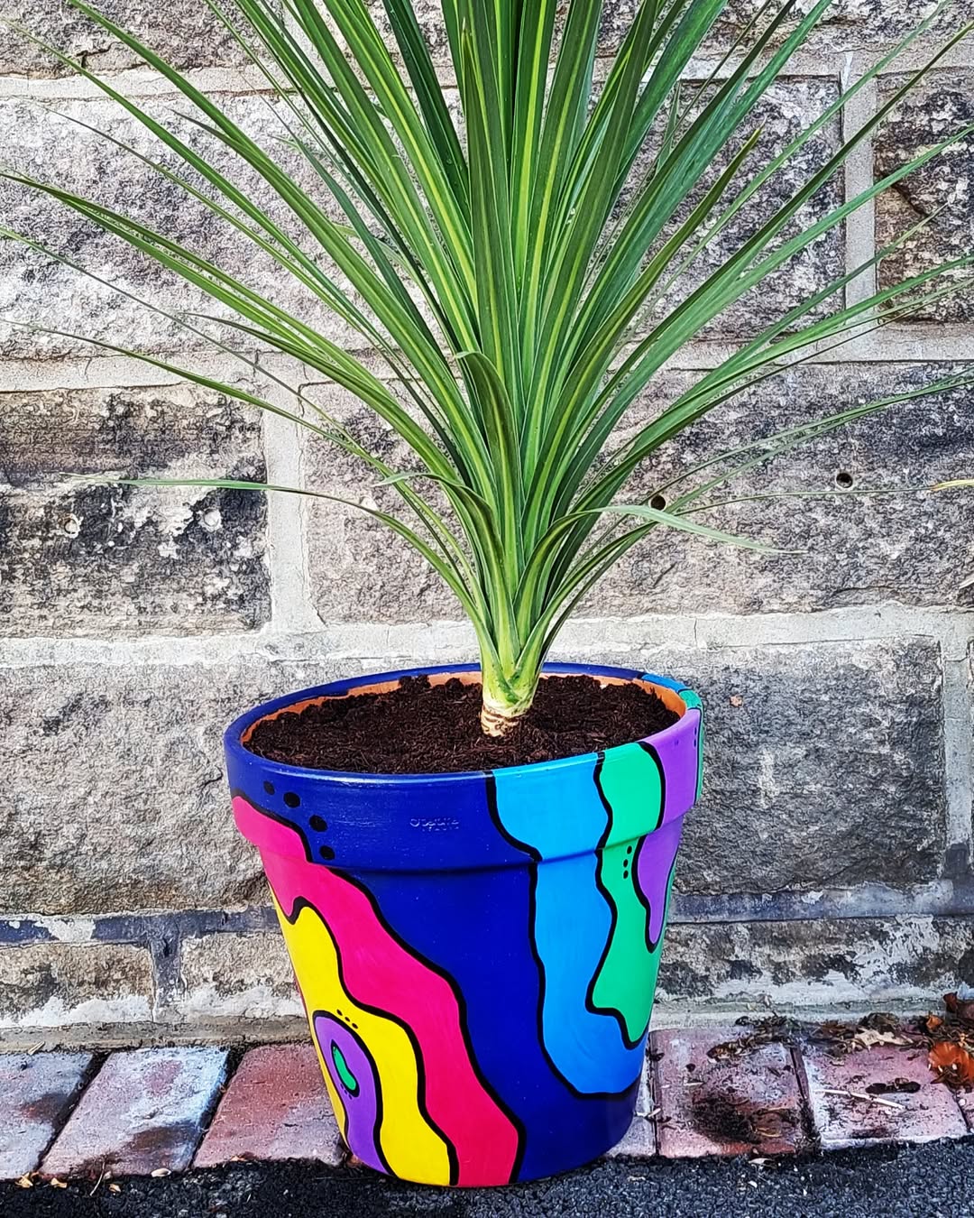 Bold outdoor pot sealed for durability
