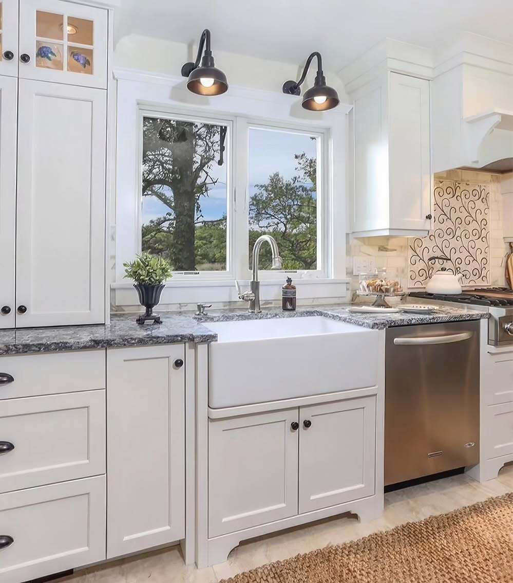 Farmhouse sinks anchor the whole kitchen