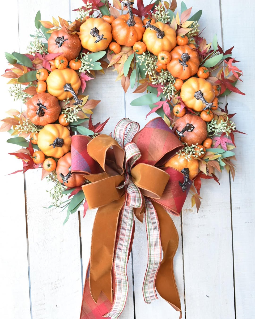 Seasonal charm in one wreath