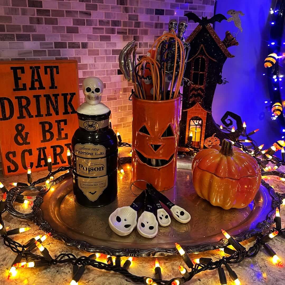 Pumpkin tones set the mood for Halloween