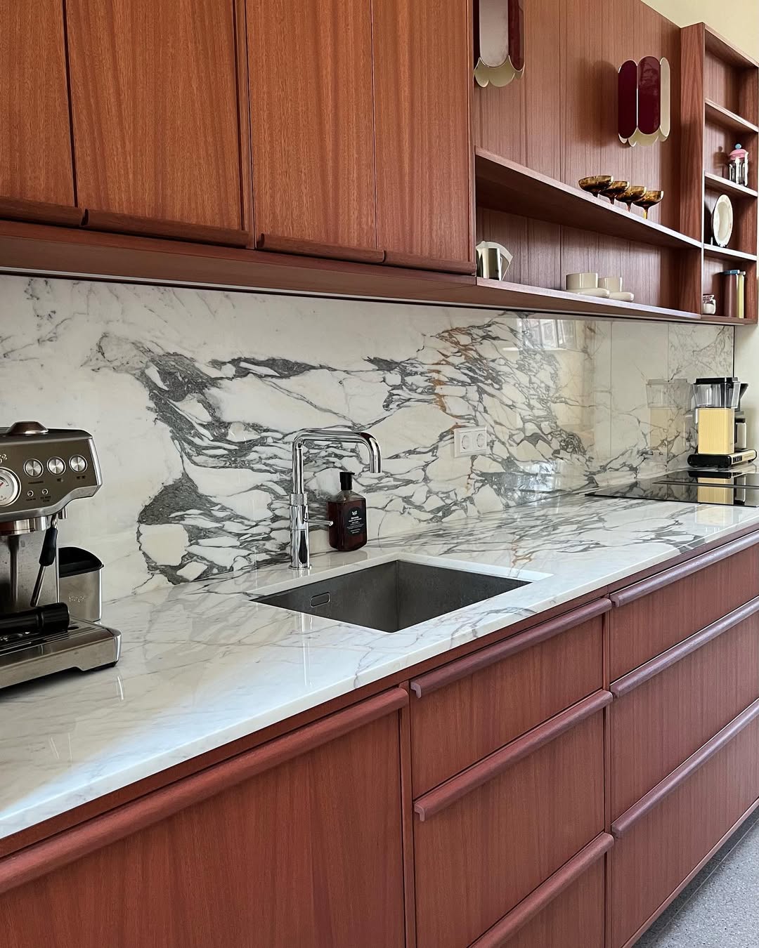 Only keep daily use items on the counter